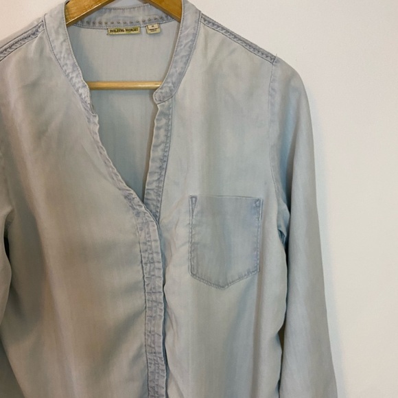 Holding Horses Tencel Chambray Lace Back Boho Top - Picture 12 of 12